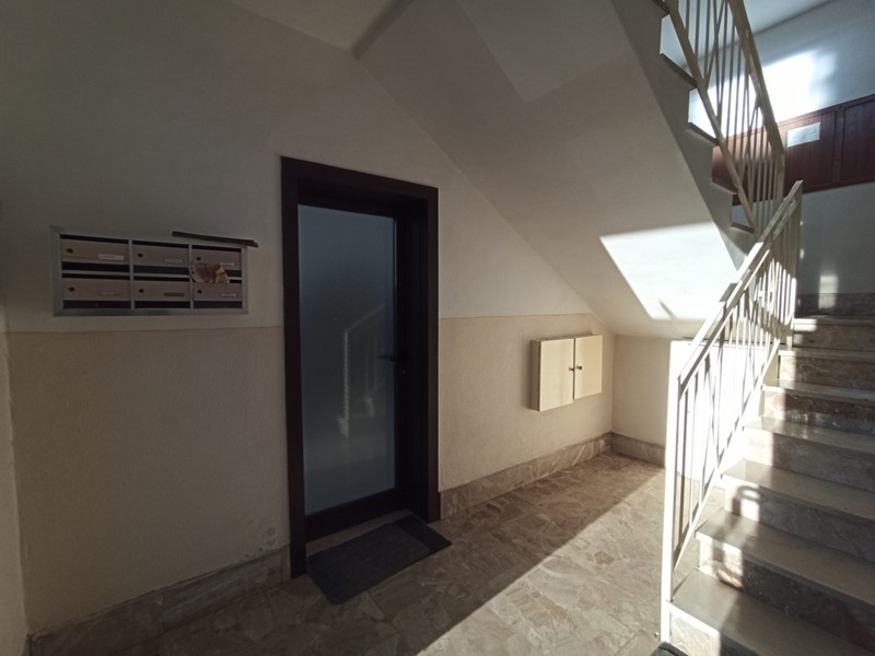 Ufficio in Affitto a Brescia, 450€, 64 m²