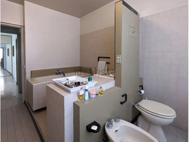 Casa Semi Indipendente in Vendita a Piacenza, 520'000€, 288 m², arredato, con Box