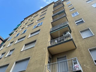 Bilocale in Vendita a Bologna, zona Ovest, 219'000€, 61 m², con Box