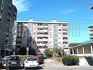 Quadrilocale in Vendita a La Spezia, zona Mazzetta, 260'000€, 95 m², con Box