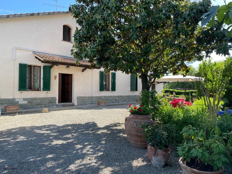 Villa bifamiliare in Vendita a Poggibonsi, 380'000€, 210 m²