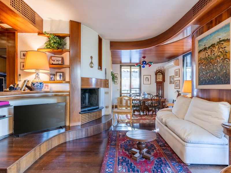 Villa bifamiliare in Vendita a Pontedera, 490'000€, 239 m², arredato, con Box