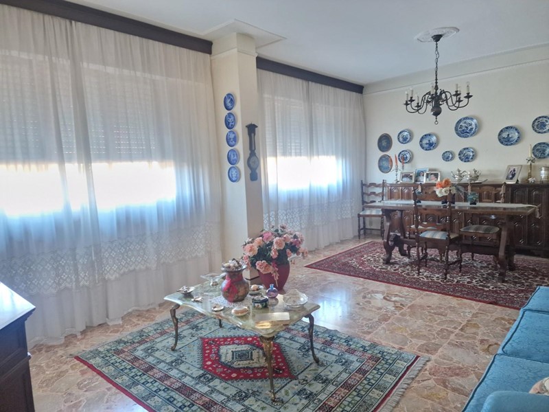 Appartamento in Vendita a Carrara, 180'000€, 110 m²