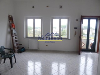 Quadrilocale in Affitto a Cascina, zona Titignano, 750€, 88 m², arredato