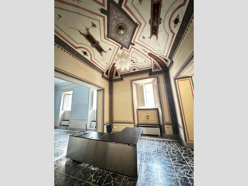 Ufficio in Affitto a Pisa, 1'500€, 110 m²