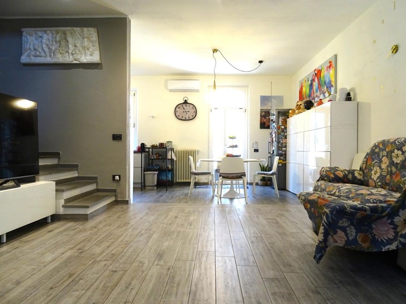 Casa Indipendente in Vendita a Prato, zona Villa Fiorita, 385'000€, 143 m², arredato