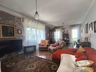 Villa bifamiliare in Vendita a Pisa, 650'000€, 270 m², con Box