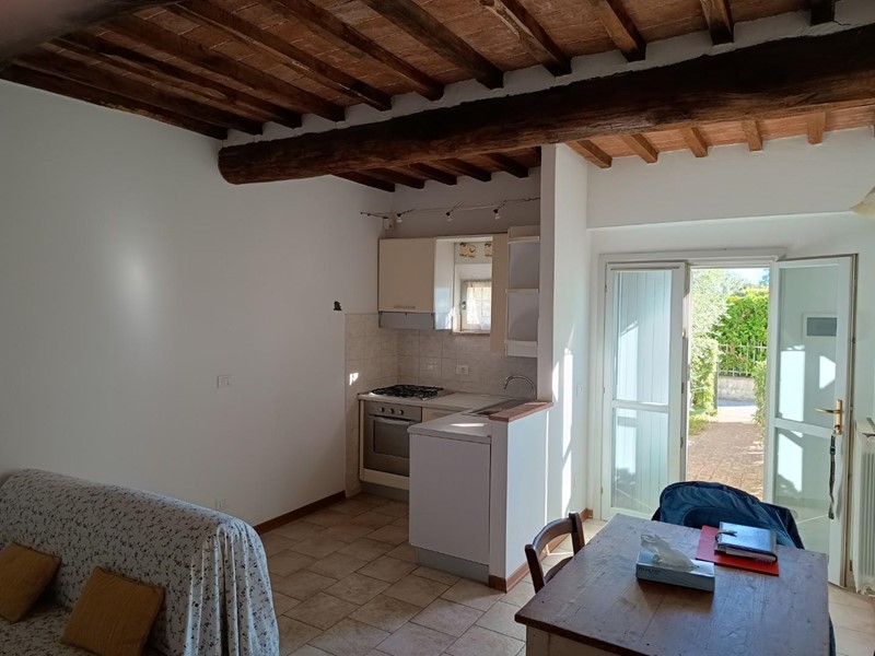 Trilocale in Vendita a Castelnuovo Berardenga, zona Sestano, 145'000€, 57 m², arredato