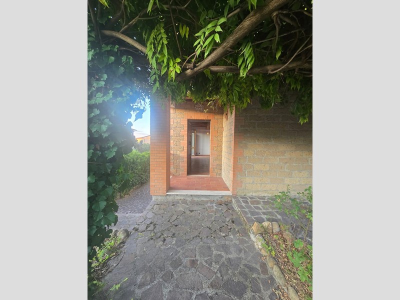 Villa in Vendita a Monteroni d'Arbia, 330'000€, 186 m², con Box