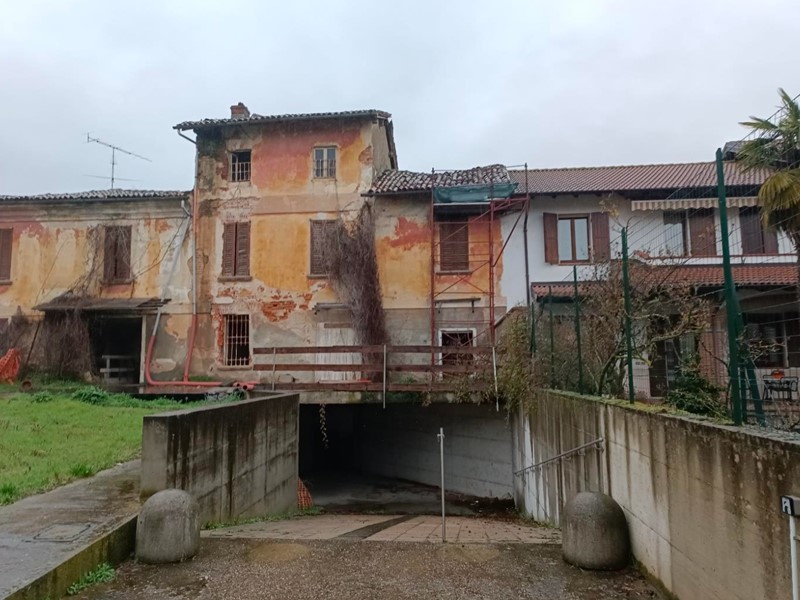 Appartamento in Vendita a Vigevano, 11'295€, 260 m²