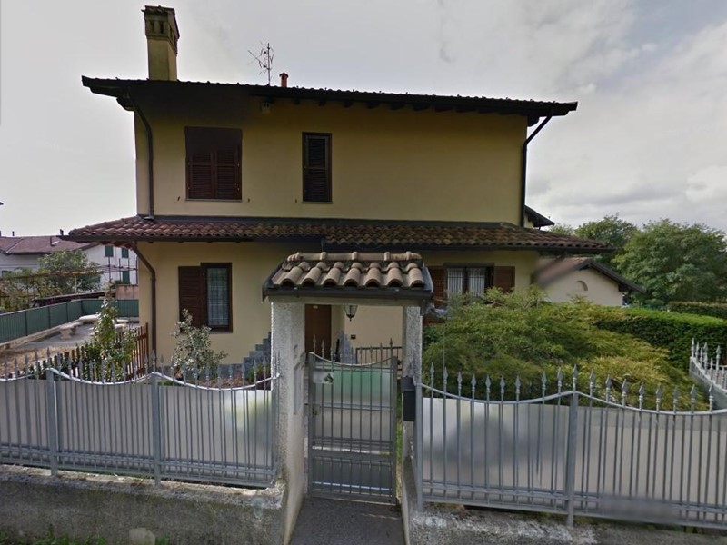 Villa in Vendita a Giussano, 184'275€, 165 m², con Box