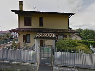 Villa in Vendita a Giussano, 184'275€, 165 m², con Box