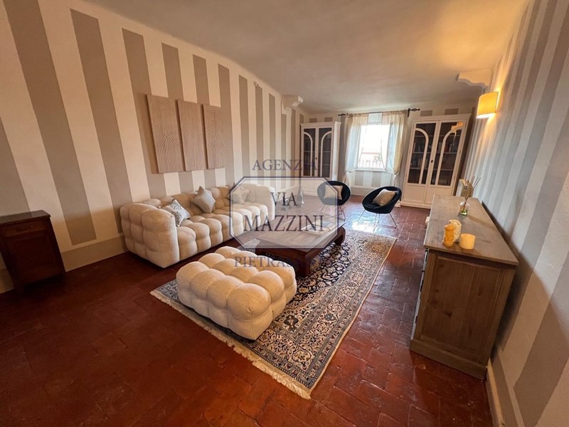 Appartamento in Affitto a Pietrasanta, 2'000&euro;, 150 m², arredato