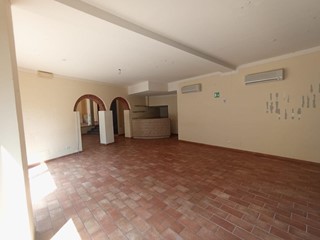 Immobile commerciale in Affitto a Montelupo Fiorentino, 1'900€, 190 m²