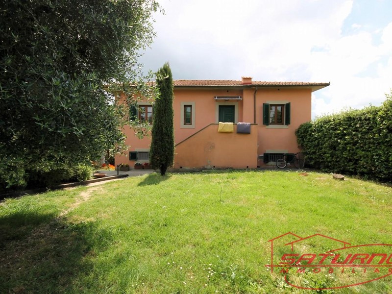 Villa in Vendita a Capannori, zona Marlia, 370'000€, 160 m²