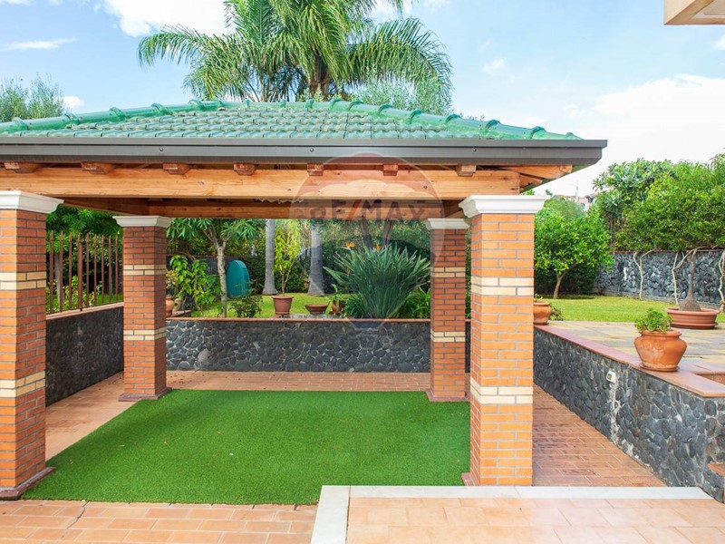 Casa Semi Indipendente in Vendita a Acireale, 650'000€, 160 m²