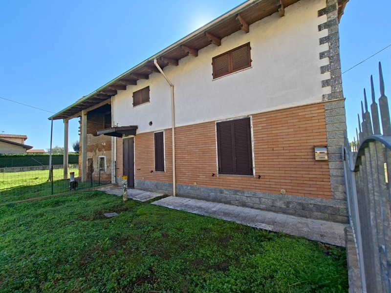 Casa Indipendente in Vendita a Alessandria, 55'000€, 100 m²