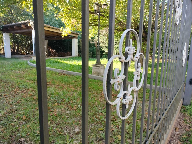 Casa Indipendente in Vendita a Alessandria, 85'000€, 250 m²