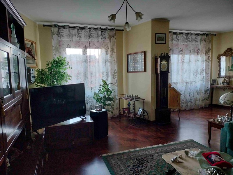 Appartamento in Vendita a Alessandria, 180'000€, 170 m²