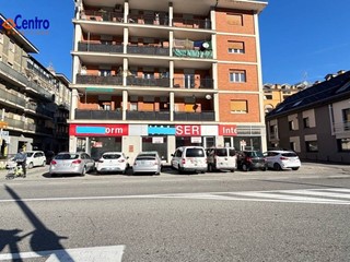 Immobile commerciale in Affitto a Aosta, 1'900&euro;, 210 m²