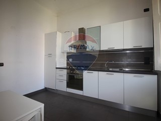 Bilocale in Vendita a Torino, 95'000€, 56 m²