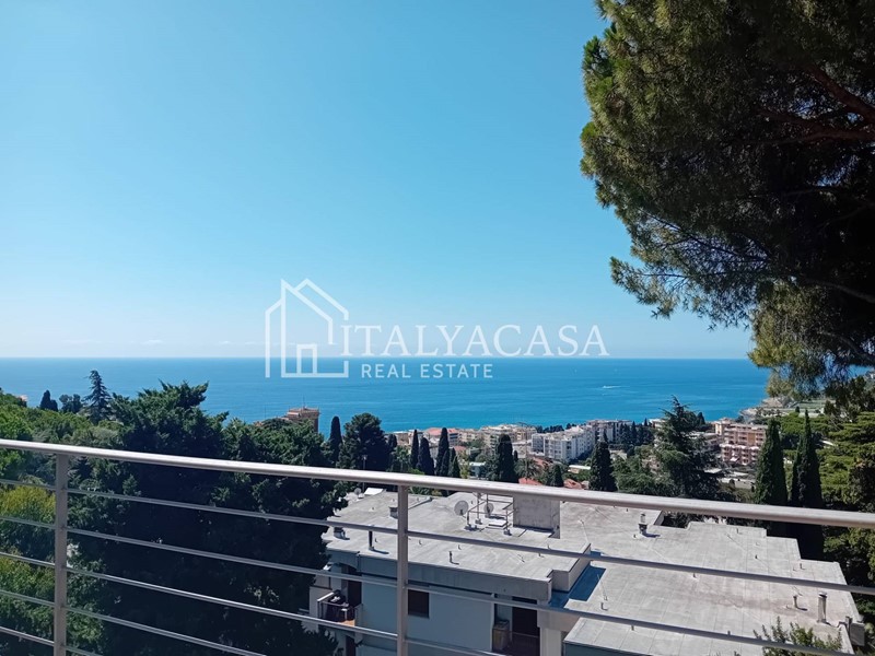 Trilocale in Vendita a Sanremo, 200'000€, 64 m²