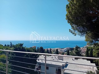 Trilocale in Vendita a Sanremo, 200'000€, 64 m²