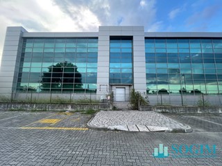 Ufficio in Vendita a Segrate, 1500 m²