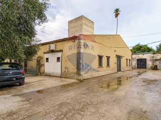 Villa in Vendita a Siracusa, 730'000&euro;, 260 m²