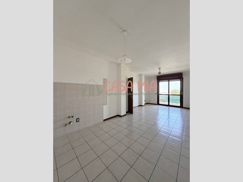 Trilocale in Vendita a Rottofreno, 110'000€, 90 m²