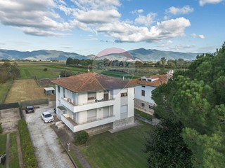 Casa Indipendente in Vendita a San Giuliano Terme, 510'000€, 424 m²