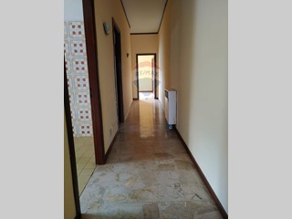 Trilocale in Vendita a Paternò, 75'000€, 142 m²