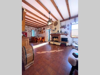 Trilocale in Vendita a Pieve di Teco, 130'000€, 100 m²