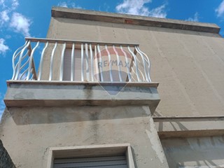 Trilocale in Vendita a Ragusa, 74'000&euro;, 83 m²