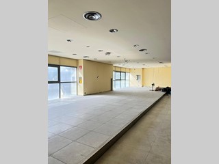 Immobile commerciale in Vendita a Curno, 48'000€, 600 m²