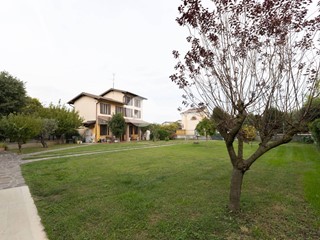 Villa in Vendita a Borgo San Giacomo, 250'000€, 145 m²