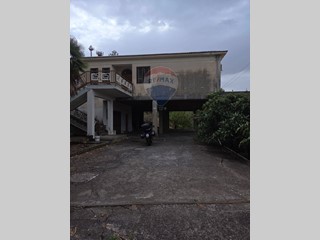 Villa in Vendita a Bronte, 200'000€, 253 m²