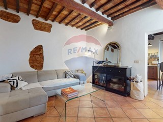 Casa Semi Indipendente in Vendita a Camaiore, 238'000&euro;, 149 m²