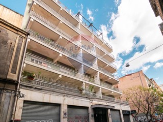 Appartamento in Vendita a Catania, 330'000&euro;, 242 m²