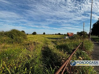 Terreno edificabile in Vendita a Cologne, 6386 m²