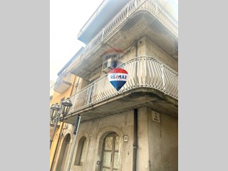 Casa Indipendente in Vendita a Francavilla di Sicilia, 70'000€, 160 m²