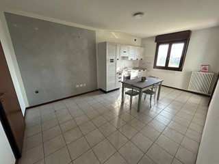 Trilocale in Vendita a Mirandola, 109'000€, 90 m²