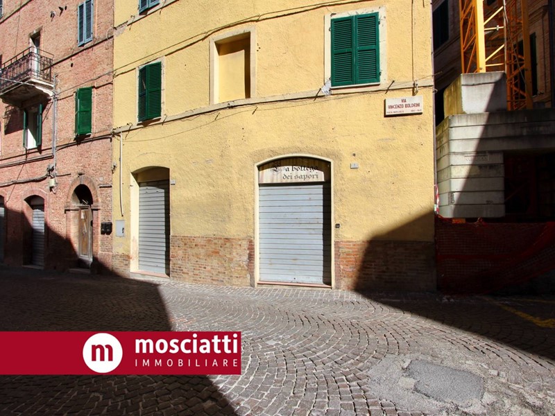 Immobile commerciale in Vendita a Matelica, 45'000&euro;, 65 m²