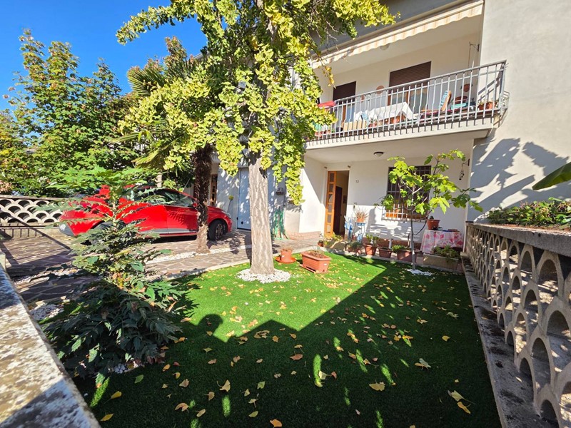 Villetta a schiera in Vendita a Medolla, 209'000€, 222 m²