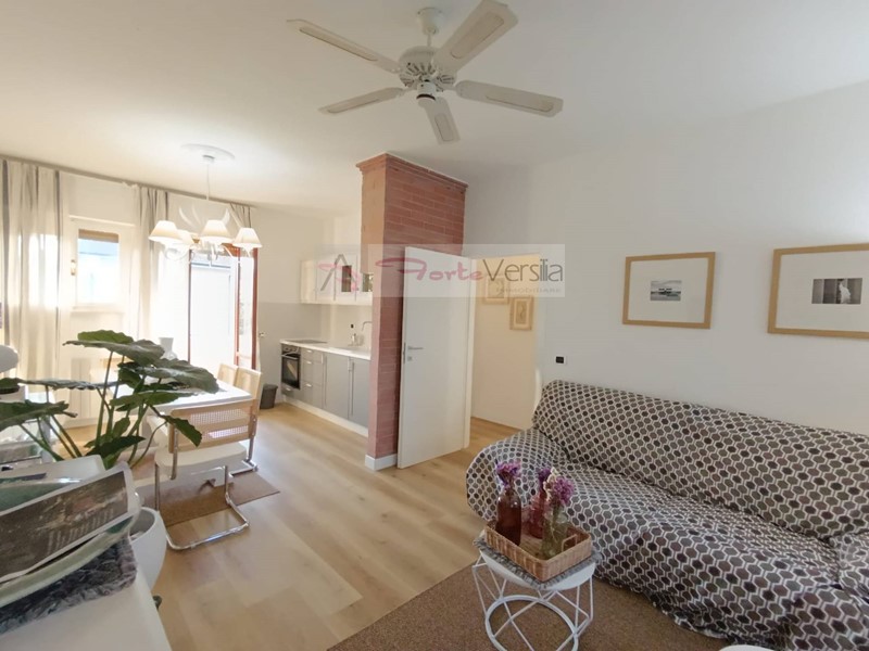 Quadrilocale in Vendita a Montignoso, 253'000€, 70 m²