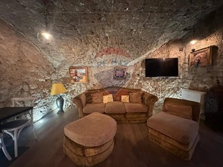 Immobile commerciale in Vendita a Napoli, 140'000&euro;, 55 m²