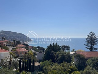 Villa in Vendita a Ospedaletti, 1'750'000€, 230 m²