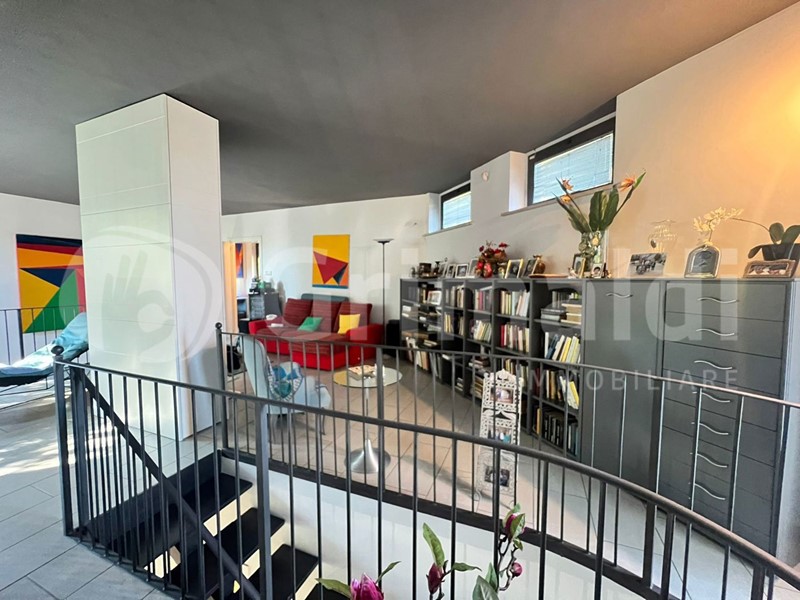 Villa bifamiliare in Vendita a Corciano, 330'000€, 350 m²