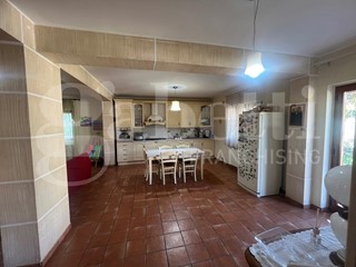Casa Indipendente in Vendita a Amantea, 250'000€, 247 m²