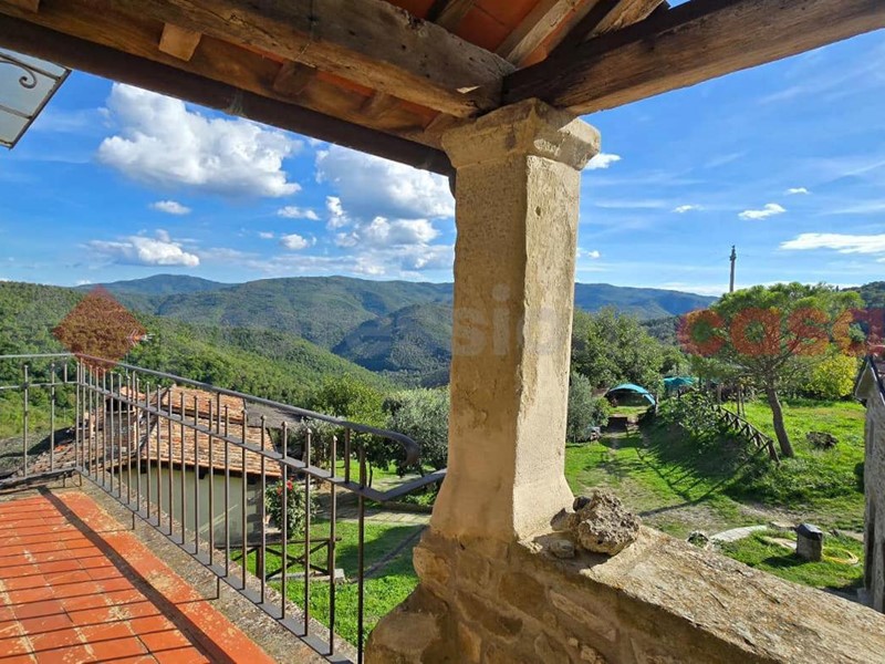 Appartamento in Vendita a Arezzo, 279'000€, 201 m², arredato